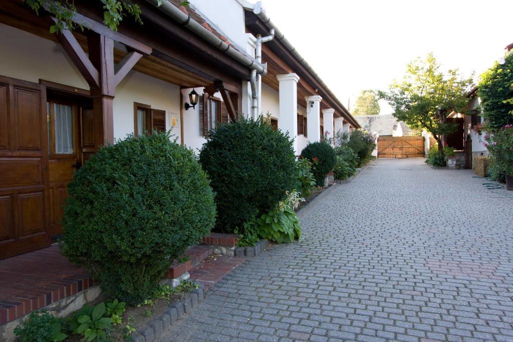 Fogado Az Oreg Preshez Hotel Mór Exterior foto