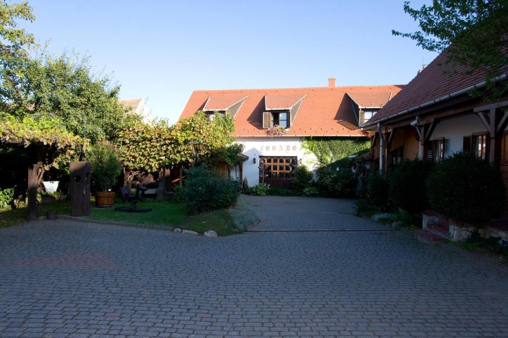 Fogado Az Oreg Preshez Hotel Mór Exterior foto